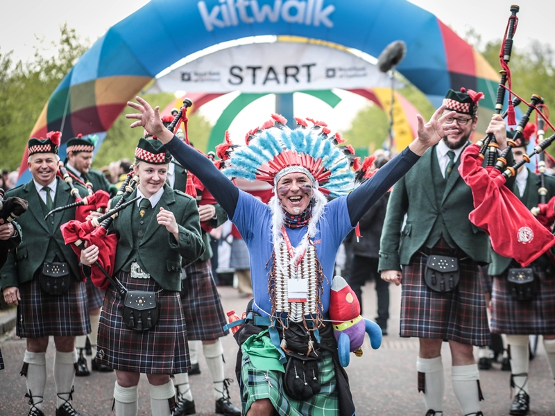 Andy Murray serves up challenge to Scots to sign up for the Kiltwalk