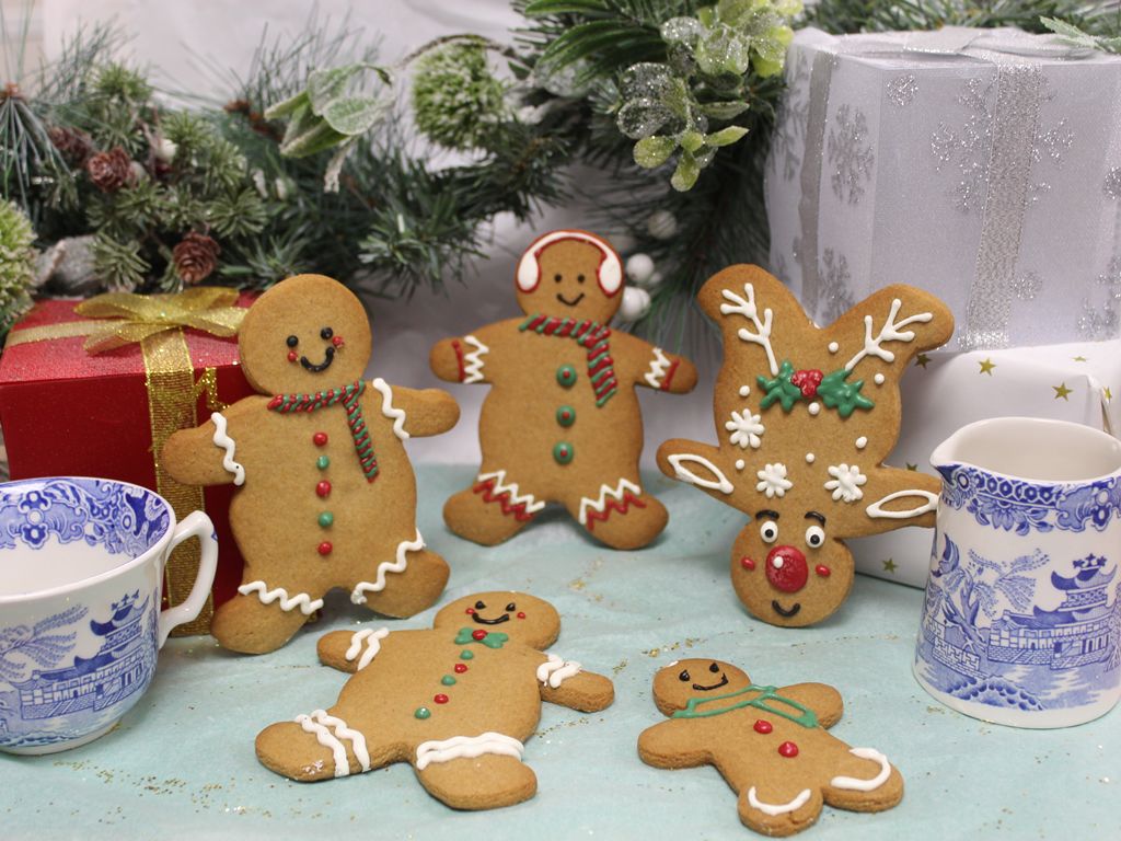 Festive Family Activity: Decorating Gingerbread Cookies