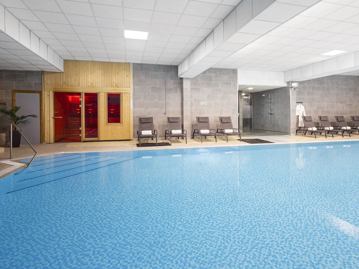 Edinburgh Marriott Hotel Holyrood Makes Waves with Art and first floating Sound Therapy in Scotland