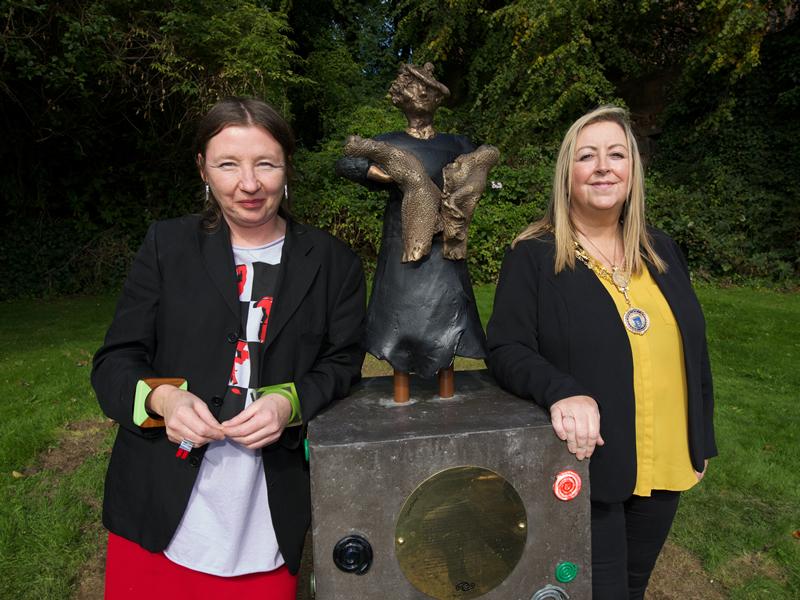 Statue of Snail in the Bottle legal heroine unveiled in Paisley street where it all began