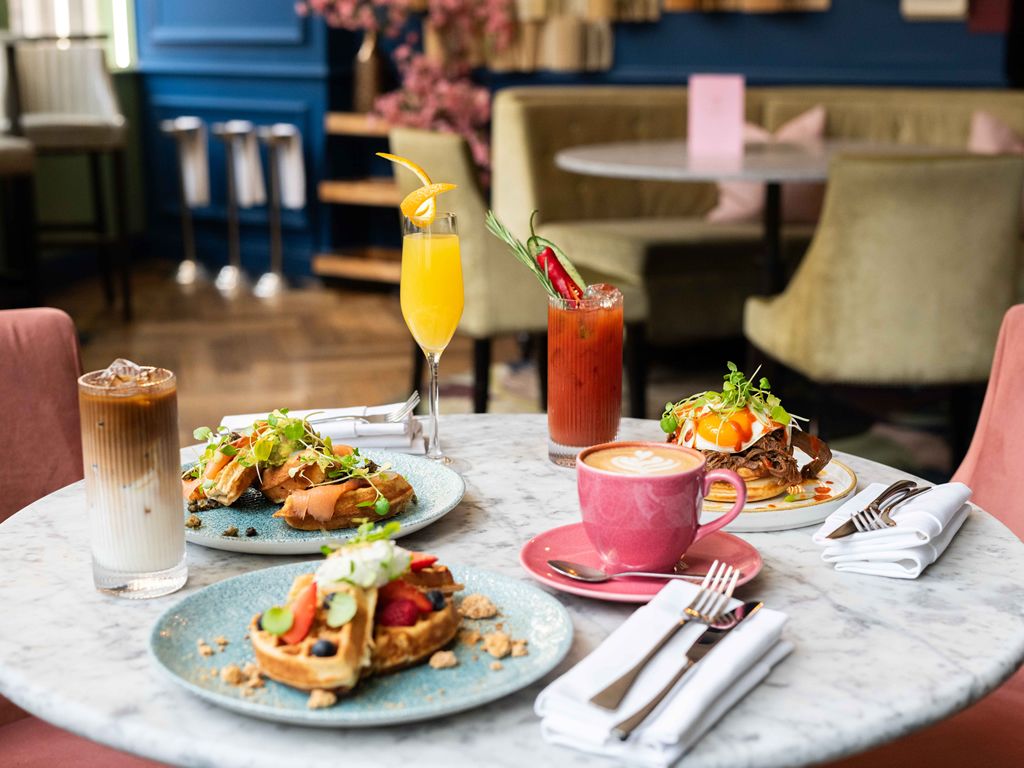 voco Grand Central Glasgow launches new menus at Champagne Central