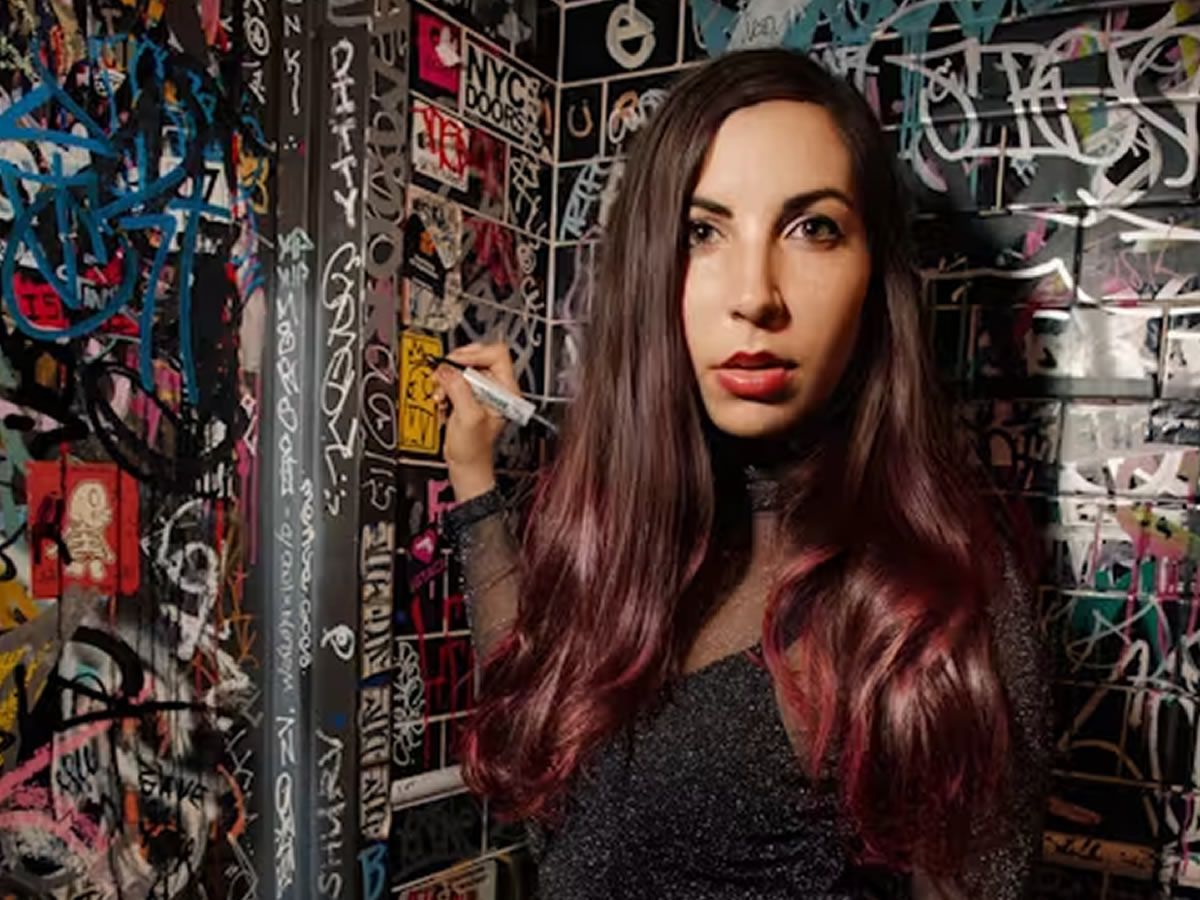 Caitlin Cook: The Writing on the Stall