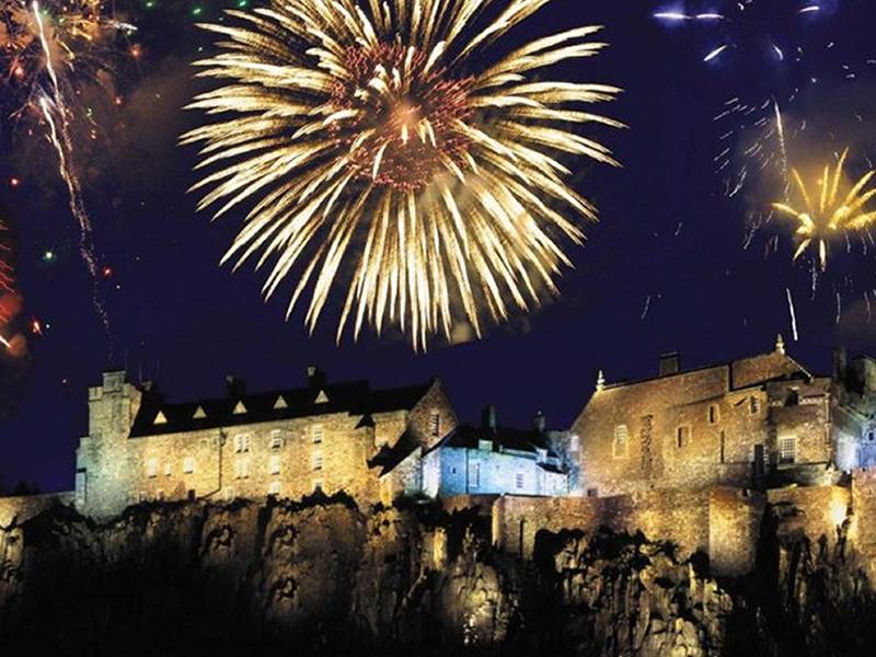 Hogmanay Midnight Fireworks: Stirling Castle