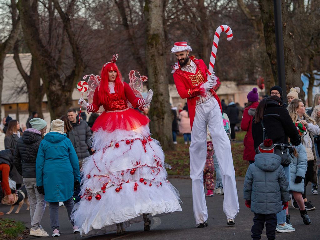 Renfrew lights up for Christmas