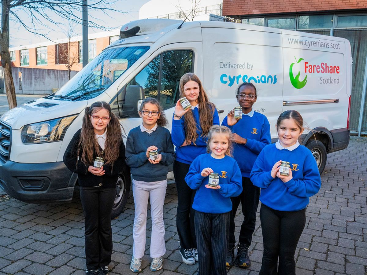 Fort Kinnaird crowns winner of competition to design labels for homegrown honey