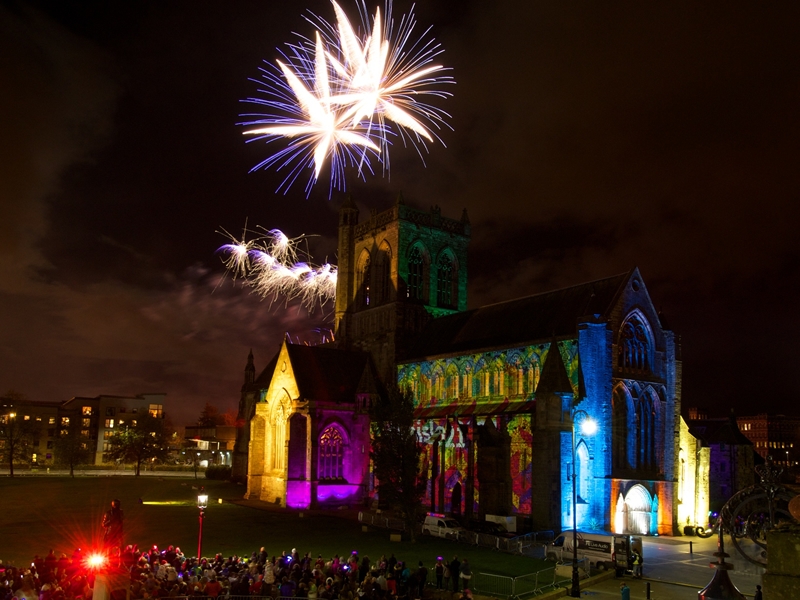 Thousands turn out for Paisley Fireworks spectacular