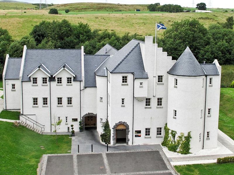 Glenskirlie Castle