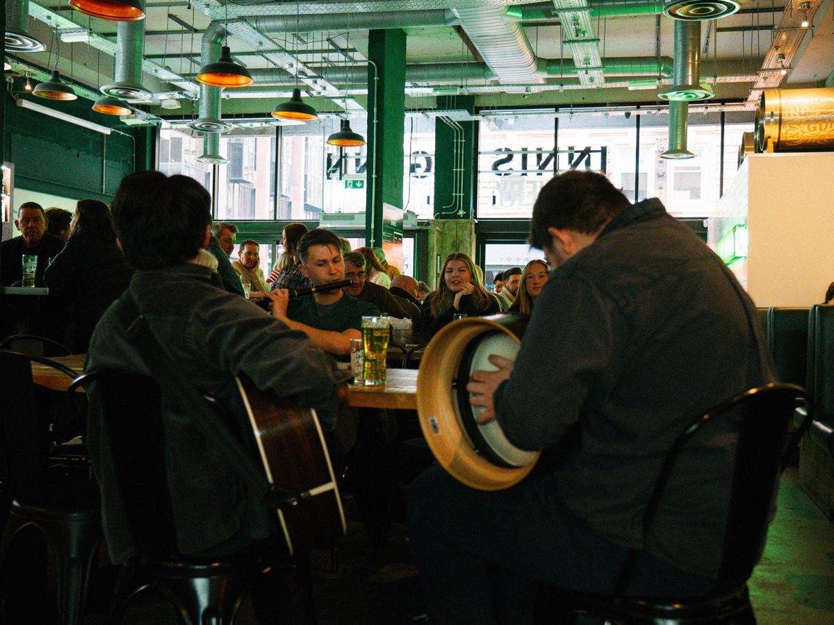 One more! A quarter of Scots say they will spend their extra hour in the pub as clocks go back