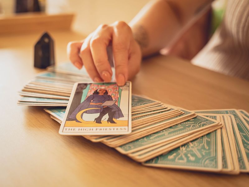 Leading tarot reader launches exclusive monthly residency in Glasgow