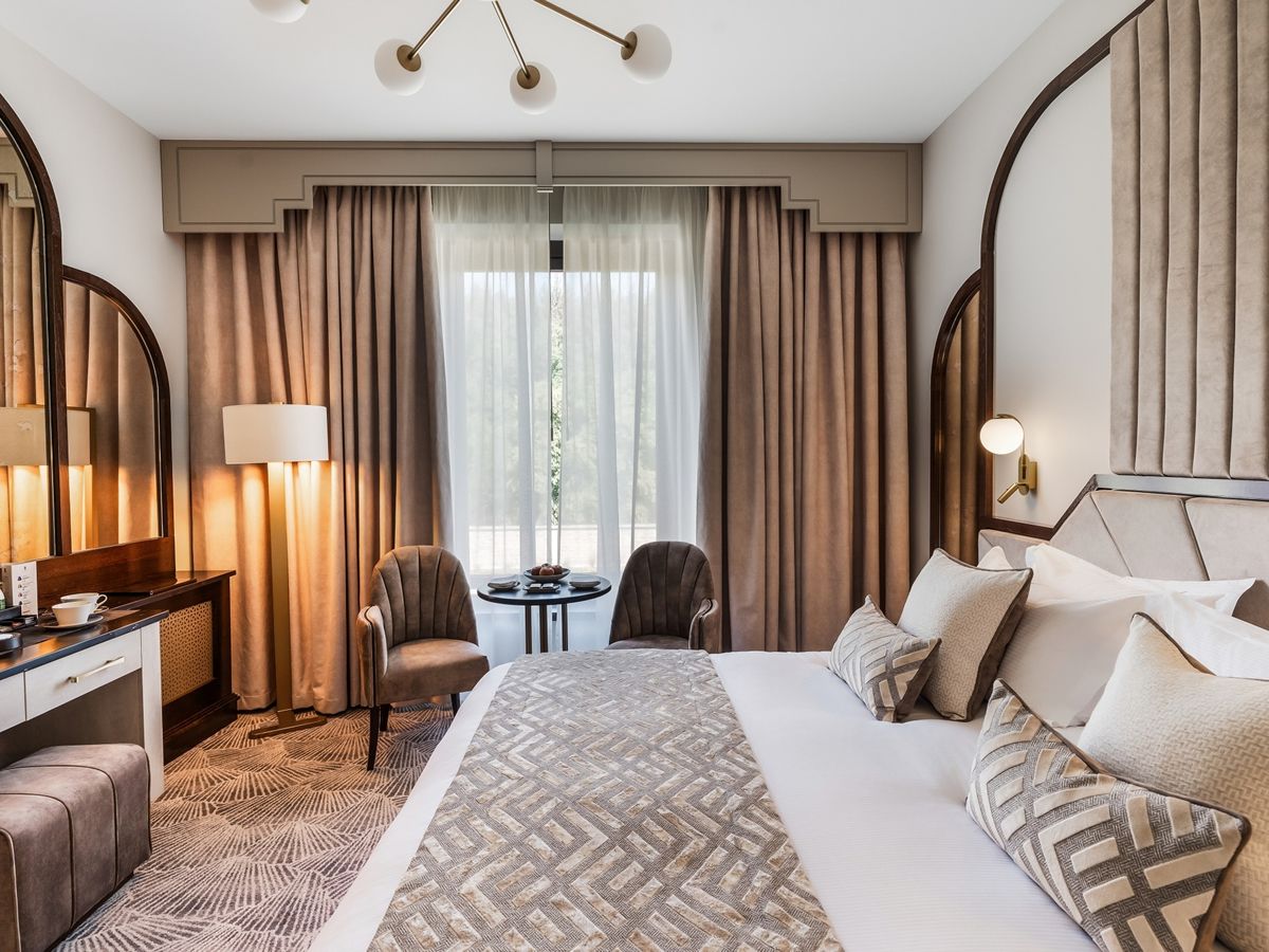 Fire & Ice Wellness Retreat - Luxury Overnight Experience