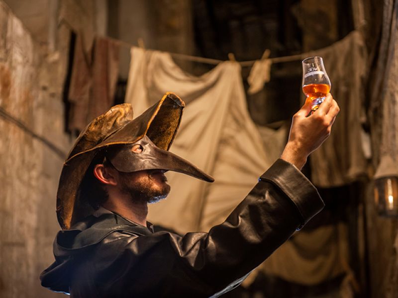 The Real Mary Kings Close launch whisky tastings and tours to celebrate International Whisky Month