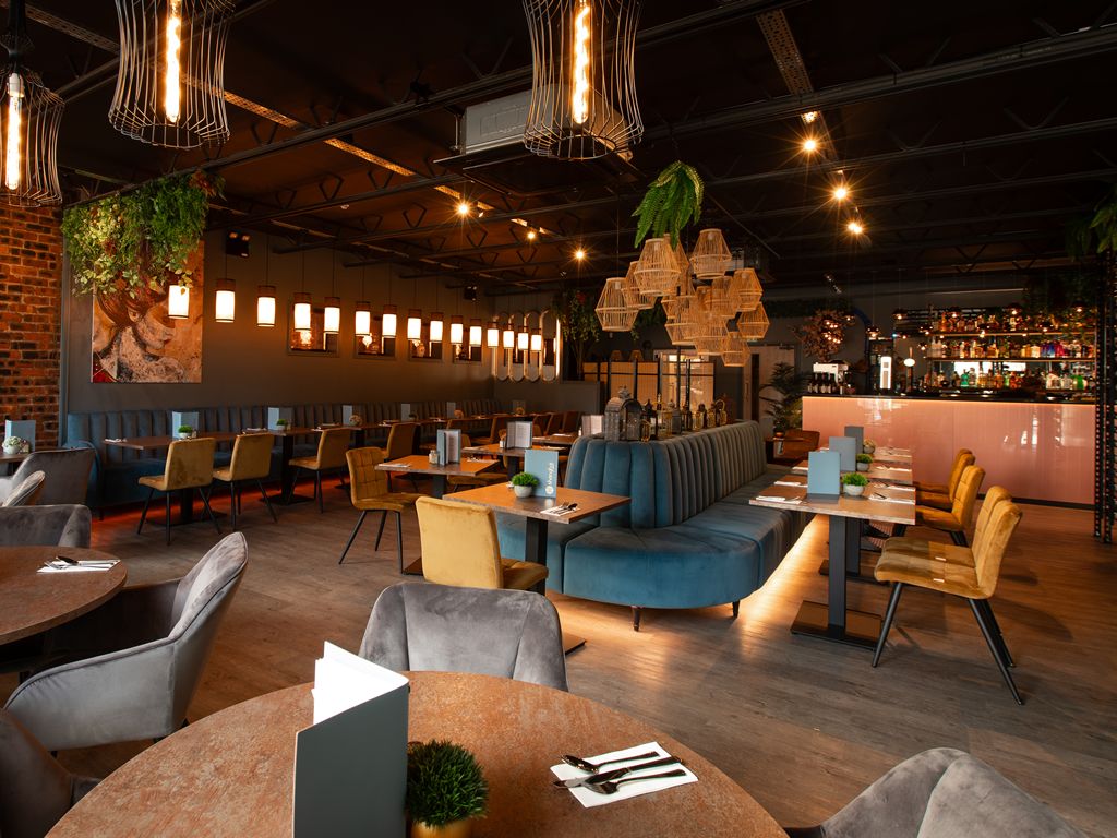 Fashionable new Chinese restaurant, Shanghai Oriental, opens in Larkhall