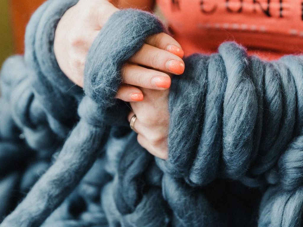 Arm Knitting: Arm Knit A Chunky Blanket